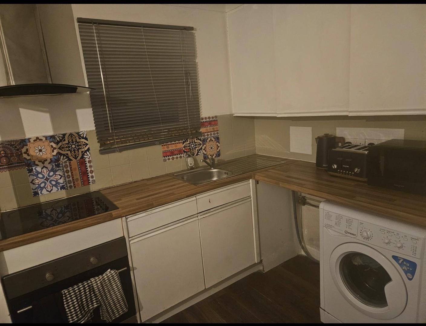 Coxy 1 Bedroom Maisonette In The Heart Of London Harold Wood