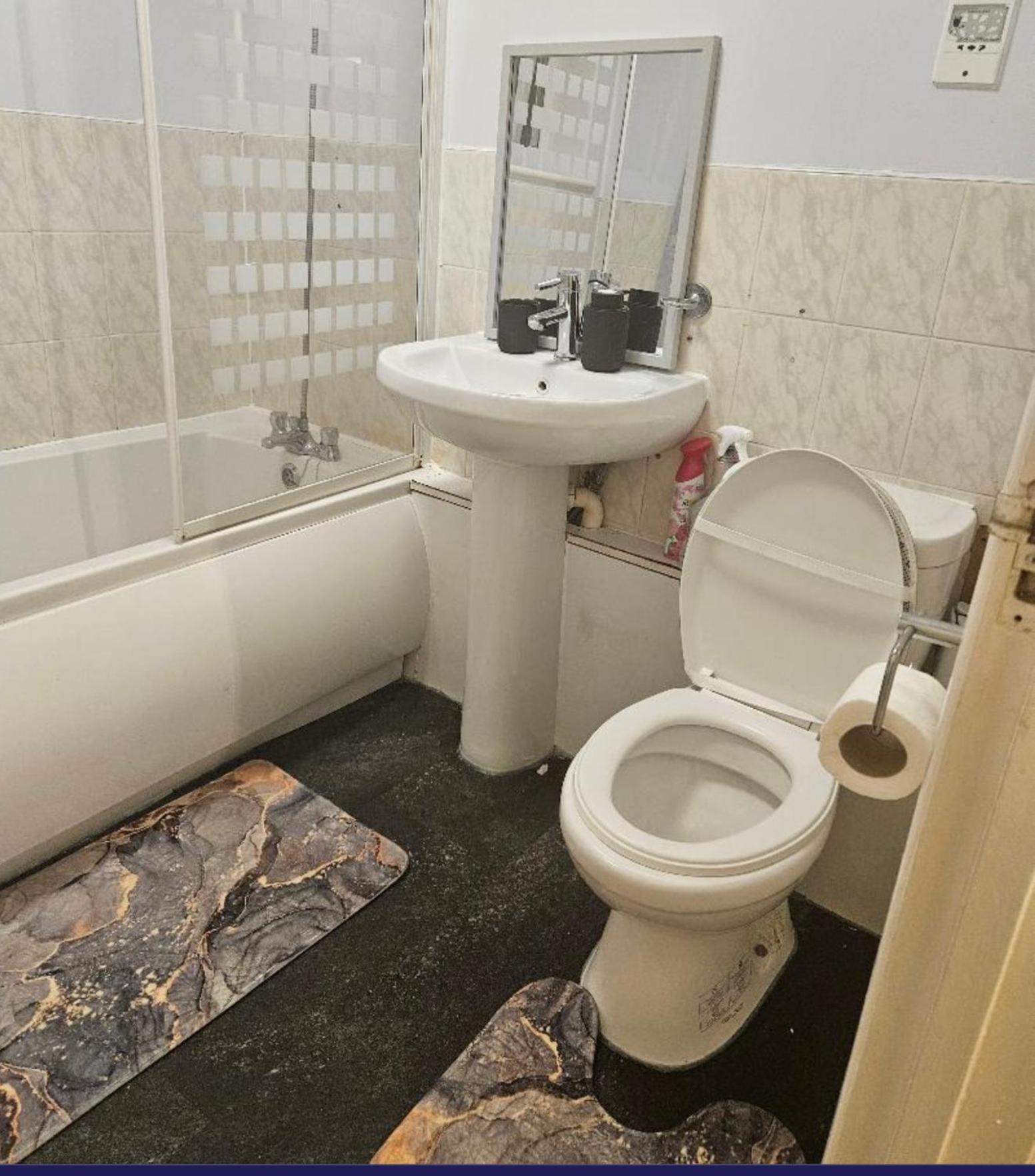 Coxy 1 Bedroom Maisonette In The Heart Of London Apartment Harold Wood